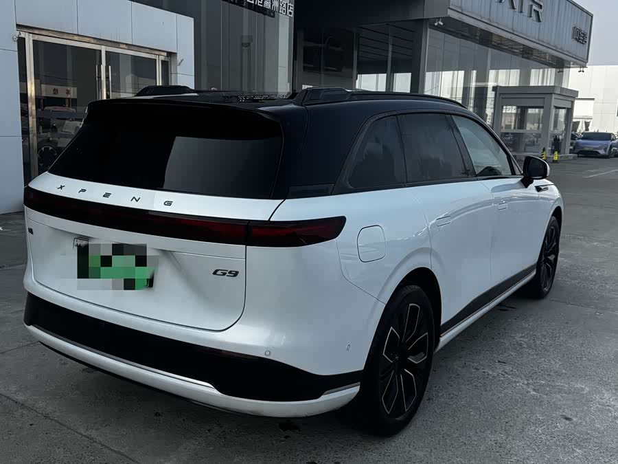 Xpeng G9 2025 car image #3
