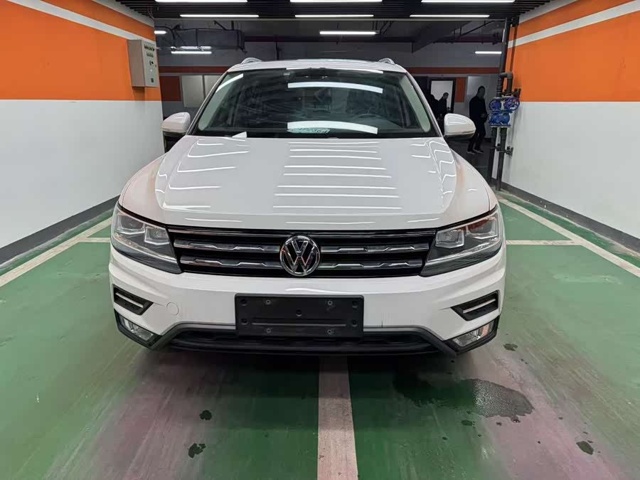 Volkswagen Tiguan L 2019 car image #3