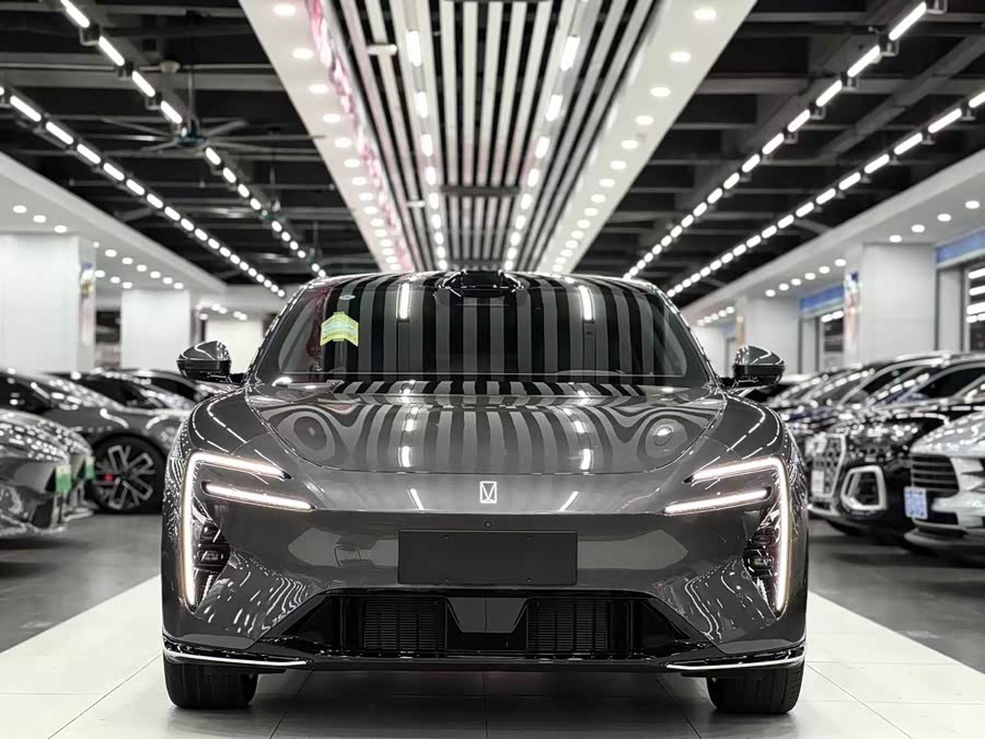 Avatr 06 2025 car image #3