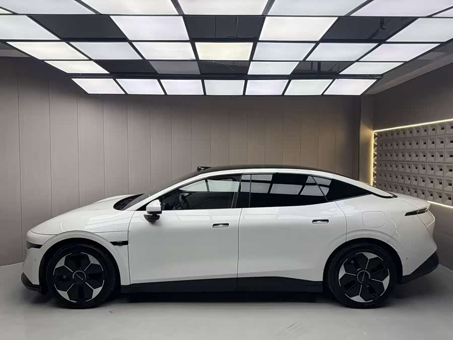 极氪 极氪007 2024 汽车图片 #3