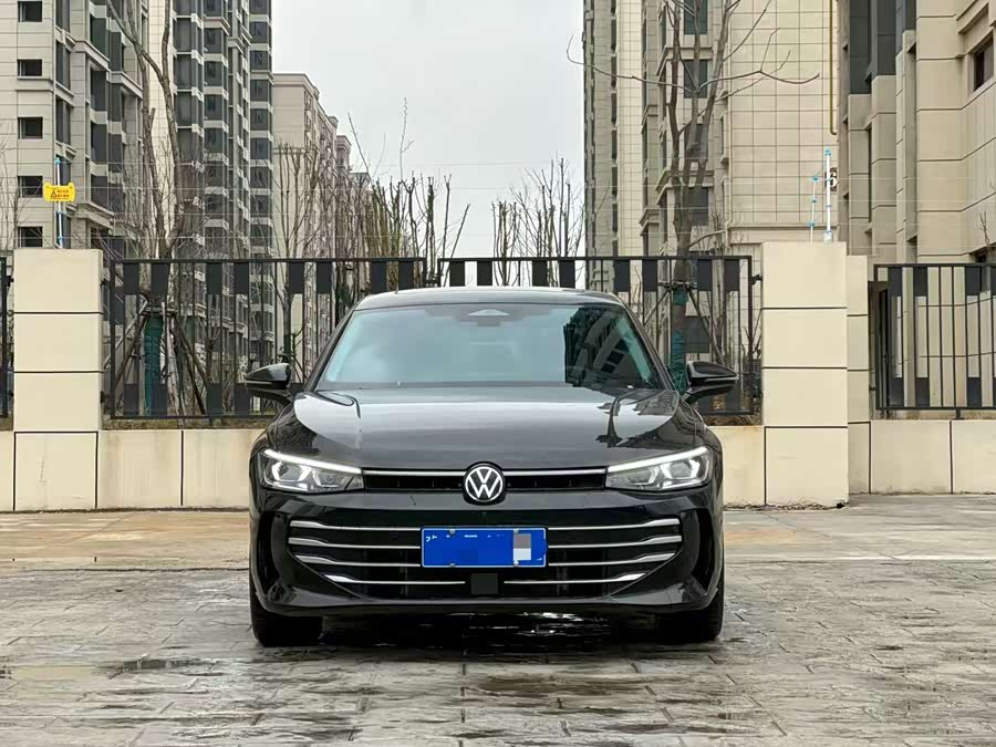 Volkswagen Passat 2024 immagine di auto #3