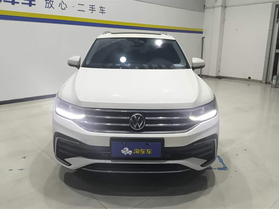 Volkswagen Tiguan L 2022 car image #3