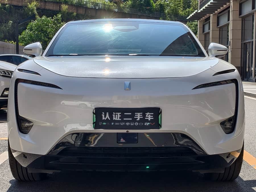 Avatr 11 2024 car image #3