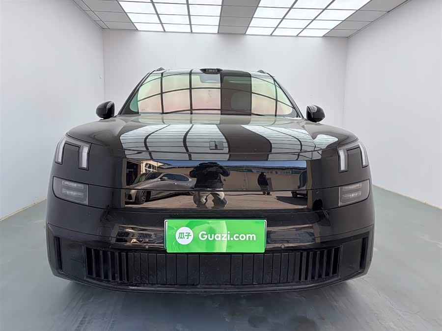 Lynk & Co 900 2025 car image #3