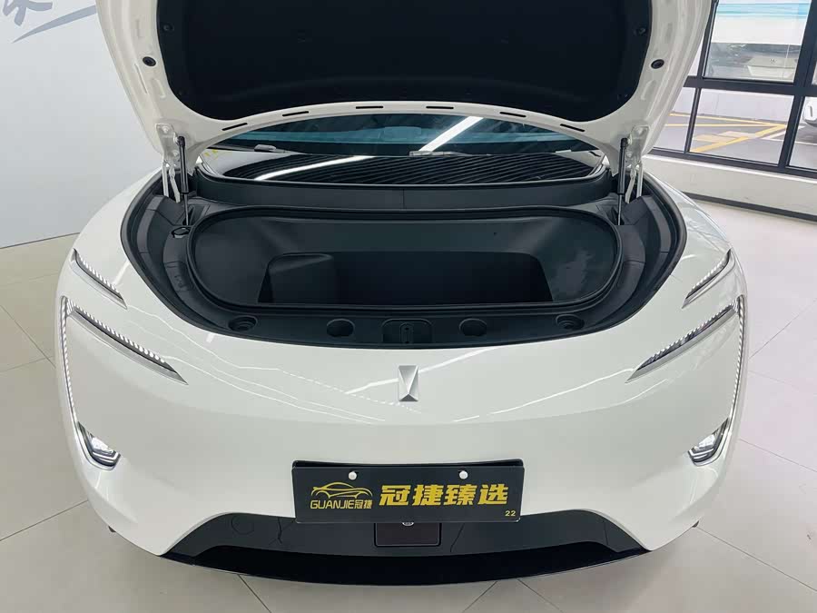 Avatr 11 2023 car image #3