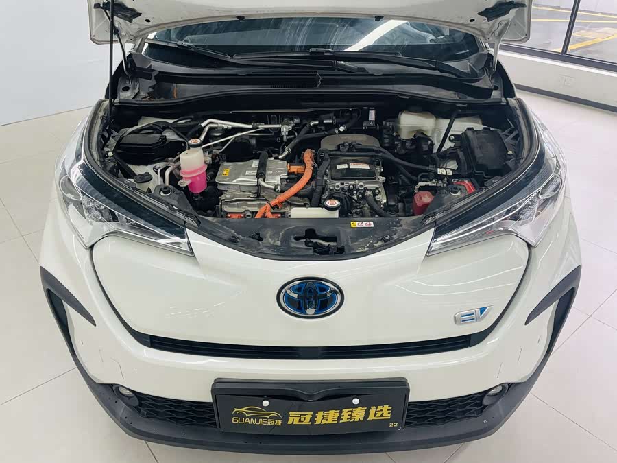 Toyota C-HR 2020 car image #3
