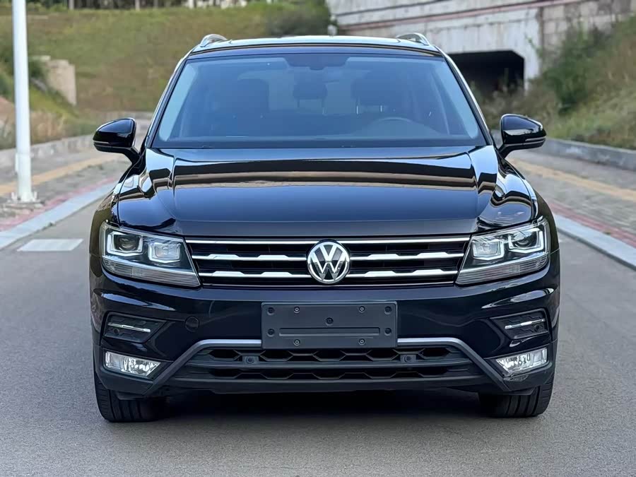 Volkswagen Tiguan L 2018 car image #3