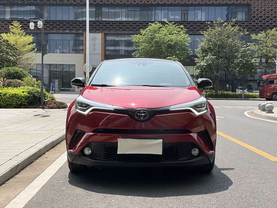 Toyota C-HR 2018 car image #3
