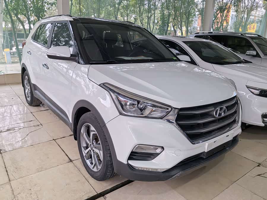 Hyundai ix25 2018 car image #3
