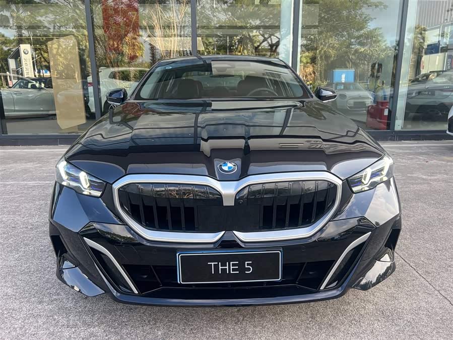 BMW 5 Series 2025 car image #3