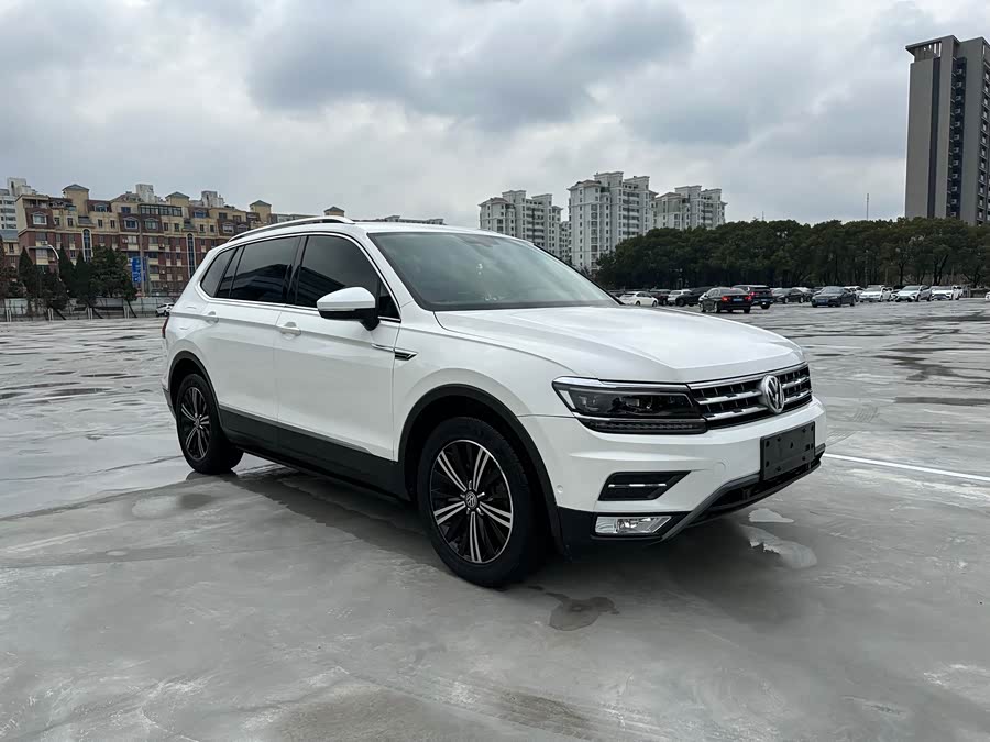 Volkswagen Tiguan L 2017 car image #3