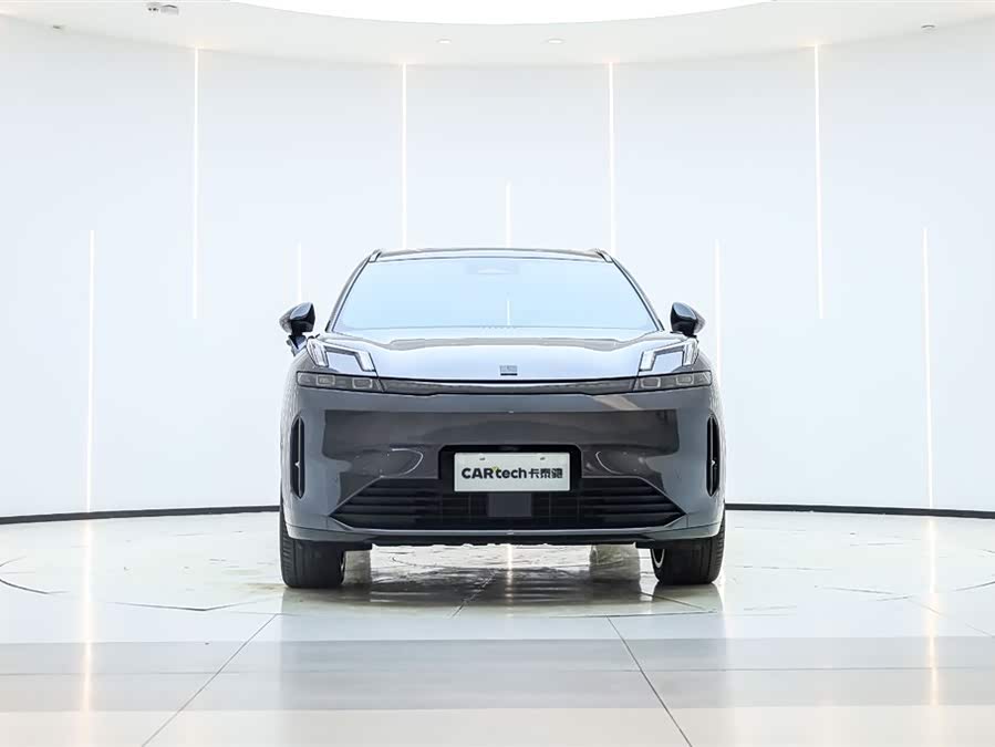 Lynk & Co 08 EM-P 2025 car image #3
