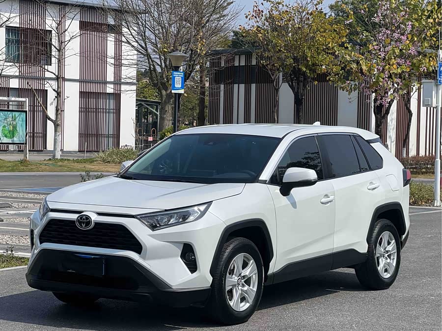 Toyota RAV4 2023 #3 Toyota RAV4 2023 car image #3