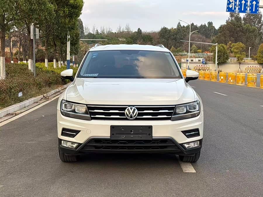 Volkswagen Tiguan L 2018 car image #3