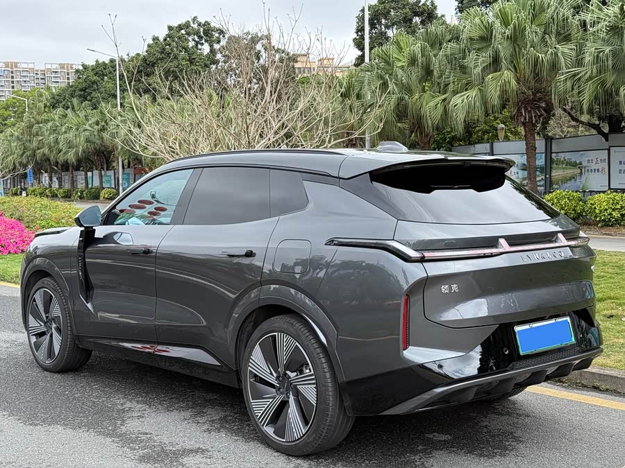 Lynk & Co 08 EM-P 2024 car image #3