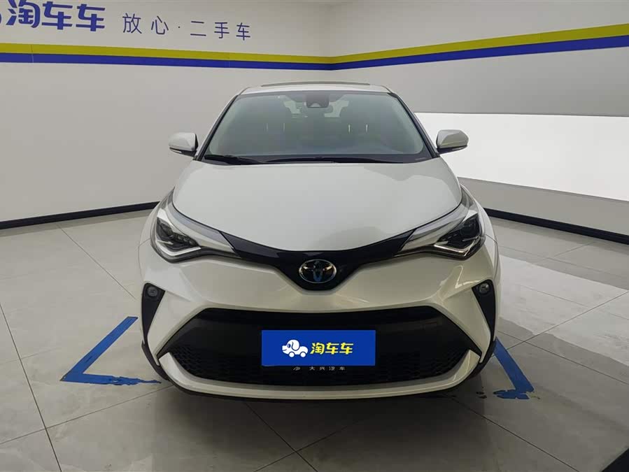 Toyota C-HR 2019 immagine di auto #3