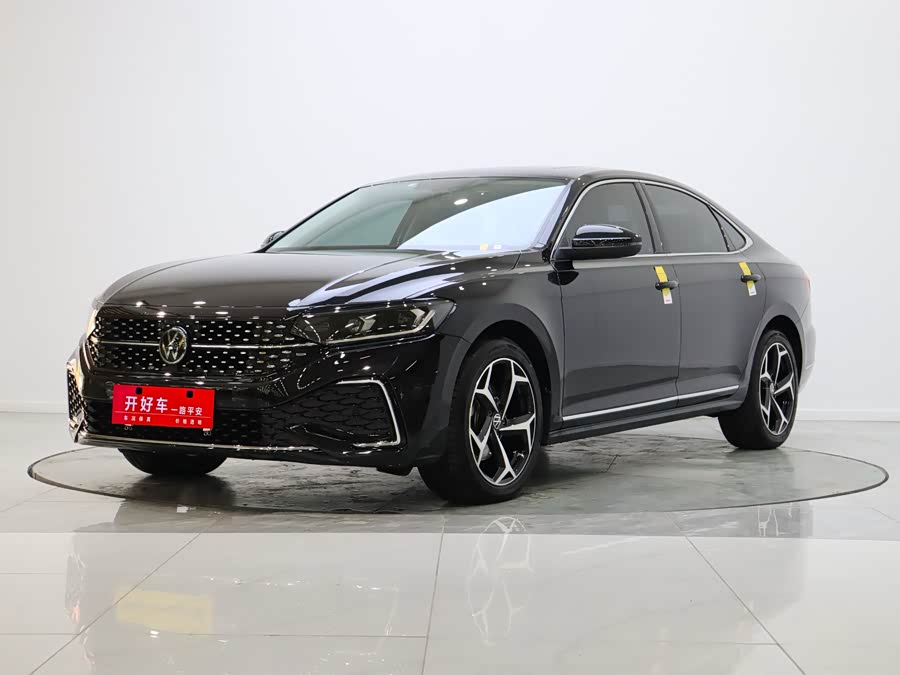 Volkswagen Passat 2025 car image #3