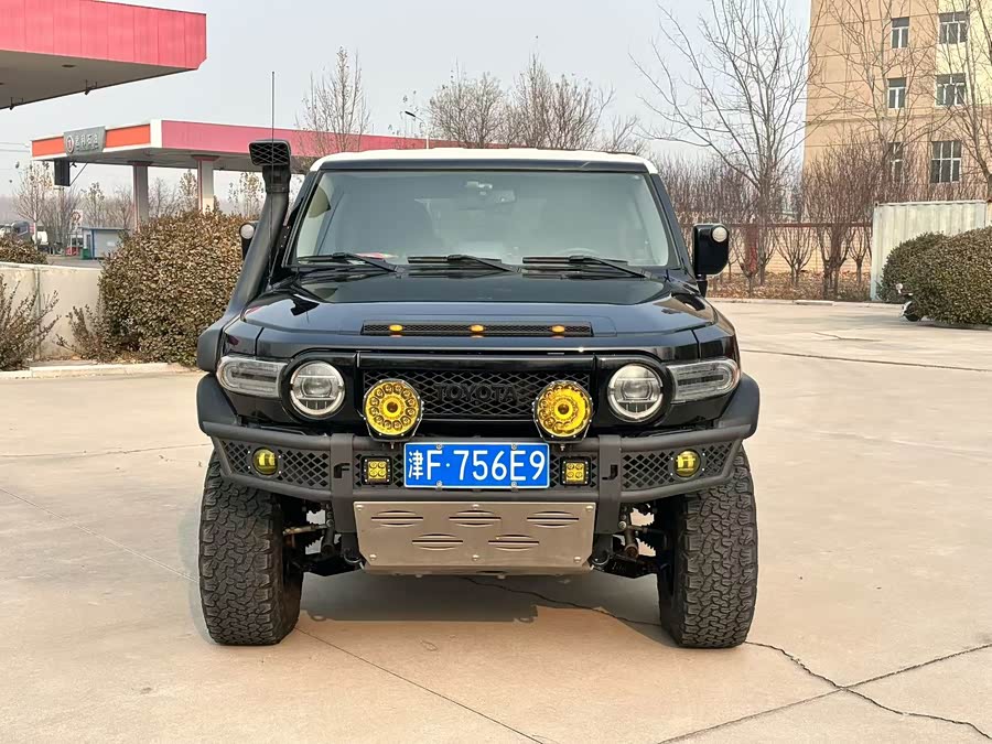 Toyota FJ Cruiser 2015 car image #3