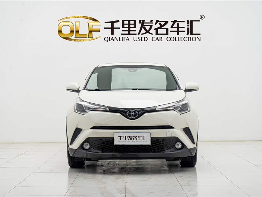 Toyota C-HR 2021 car image #3