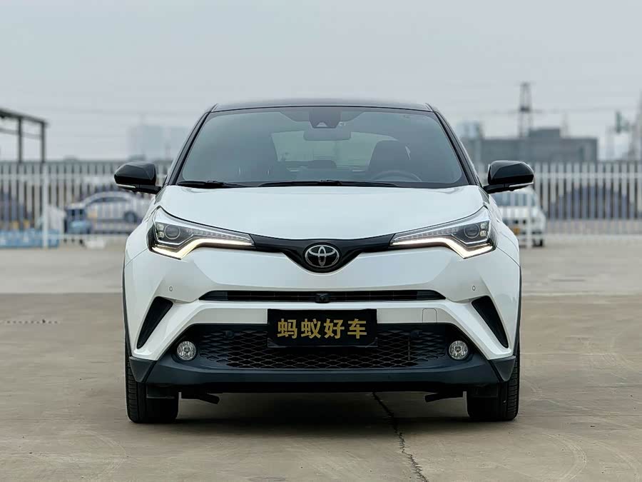 Toyota C-HR 2018 #3 Toyota C-HR 2018 car image #3