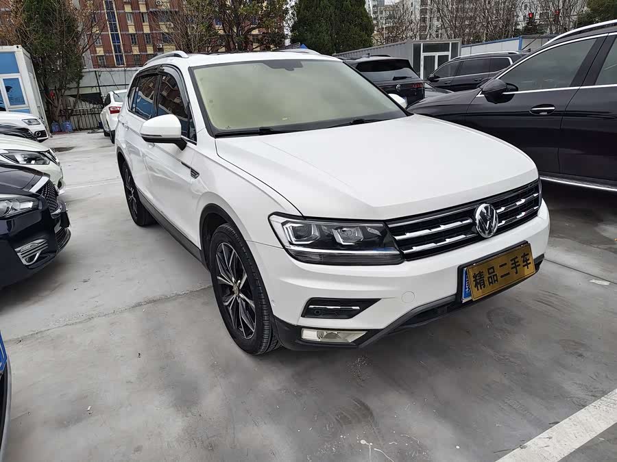 Volkswagen Tiguan L 2019 #3 Volkswagen Tiguan L 2019 car image #3