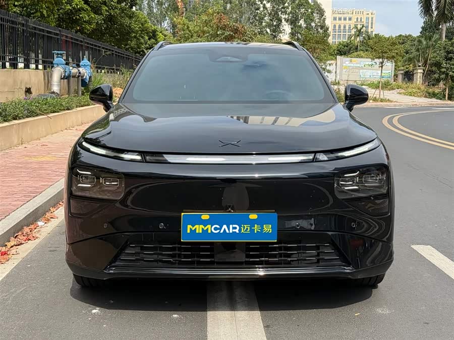 Xpeng G9 2025 صورة سيارة #3