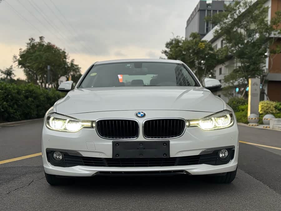 BMW 3 Series 2017 #3 BMW 3 Series 2017 car image #3