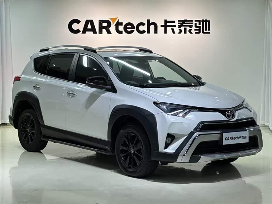 Toyota RAV4 2019 car image #3