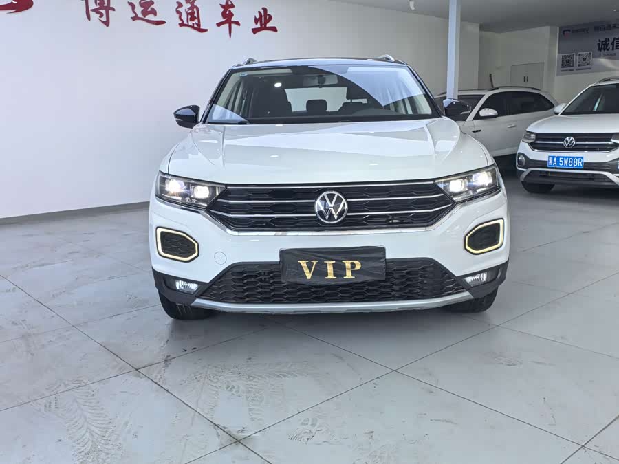 Volkswagen T-Roc 2023 car image #3