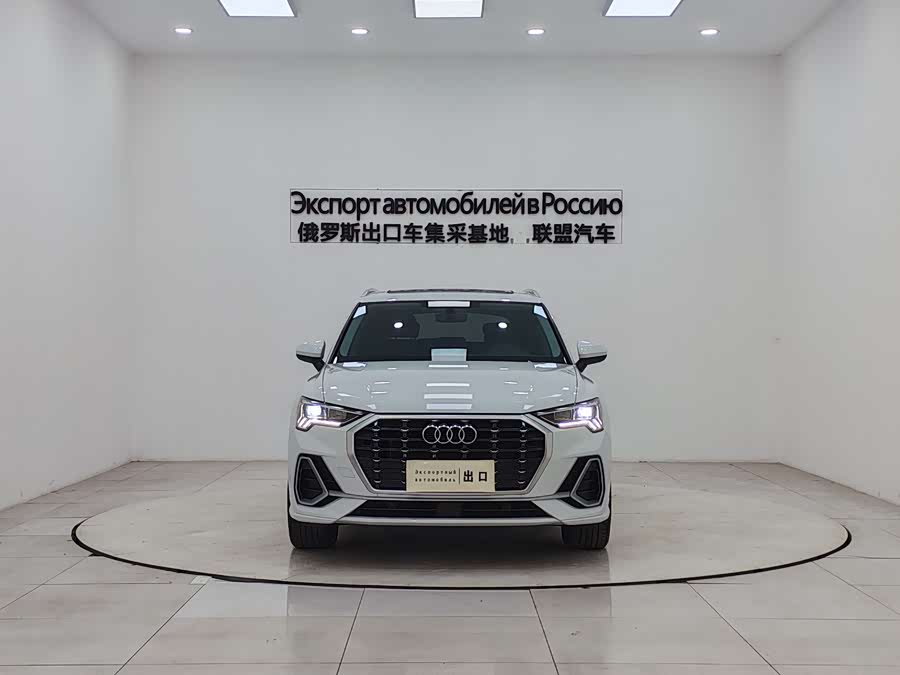 Audi Q3 2021 car image #3