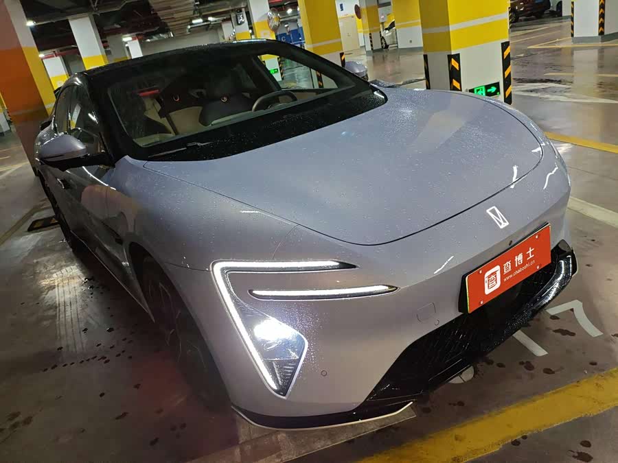 Avatr 06 2025 car image #3