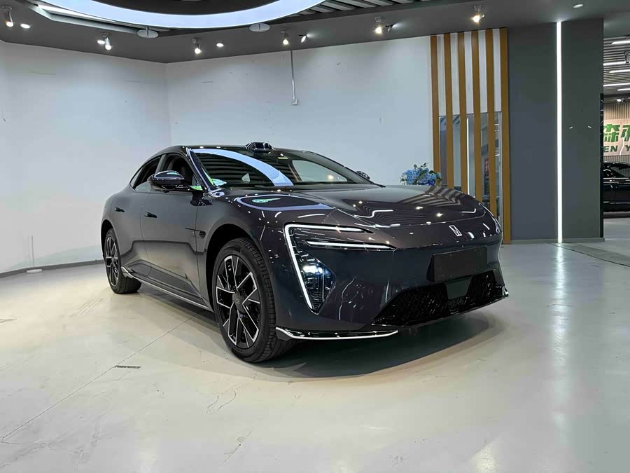 Avatr 06 2025 car image #3