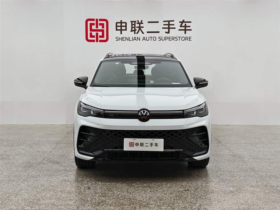 Volkswagen Tiguan L 2024 car image #3