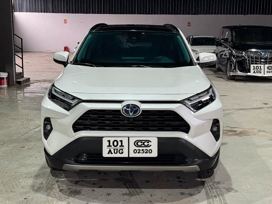 Toyota RAV4 2023 car image #3