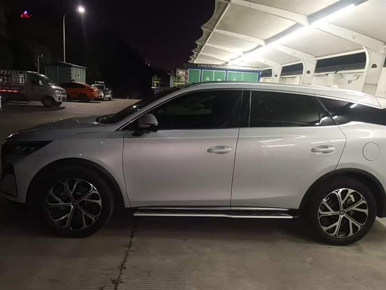 BYD Tang New Energy 2025 car image #3