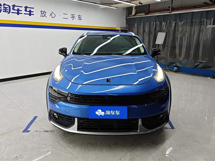 Lynk & Co 02 2019 car image #3