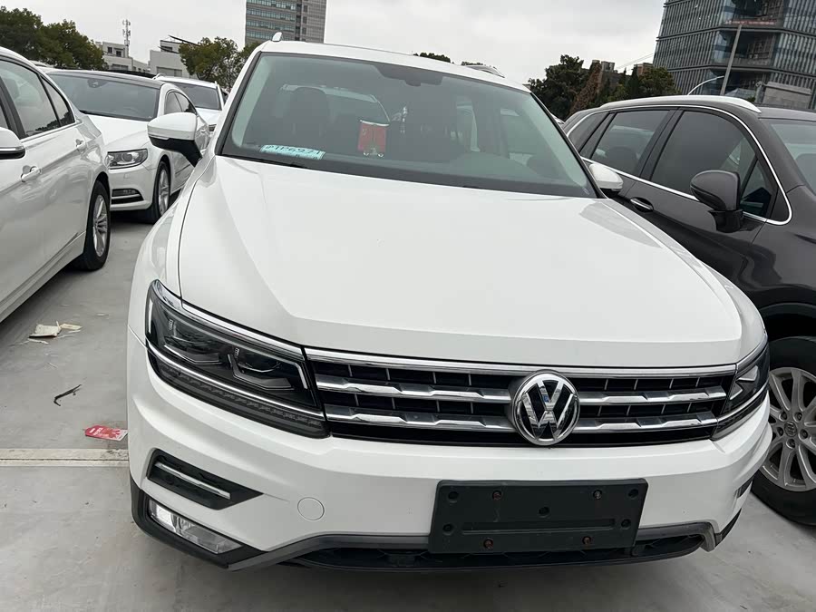 Volkswagen Tiguan L 2017 #3 Volkswagen Tiguan L 2017 car image #3