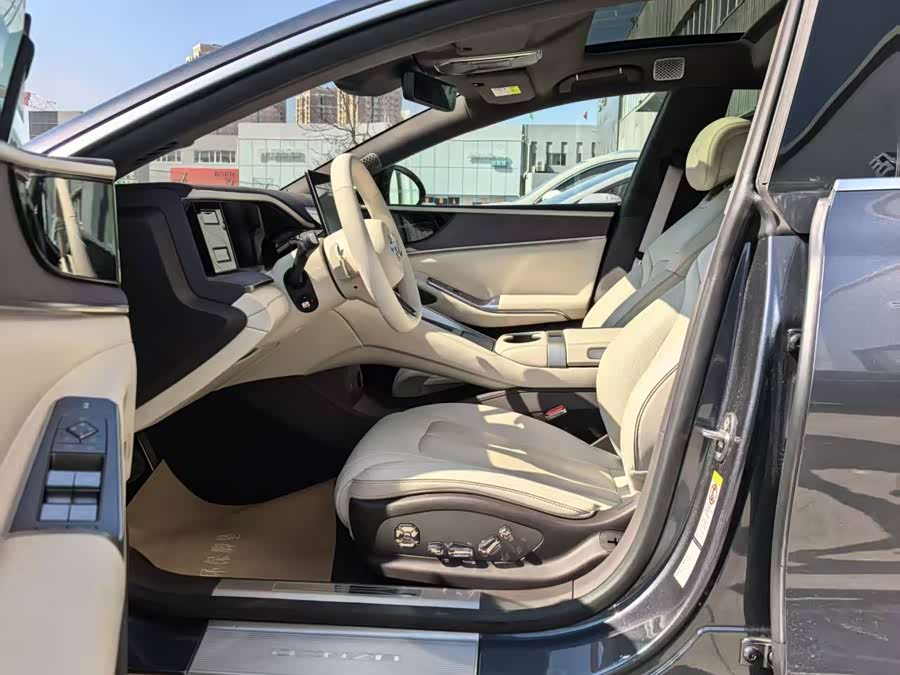 Denza Z9 2024 imagem de carro #3