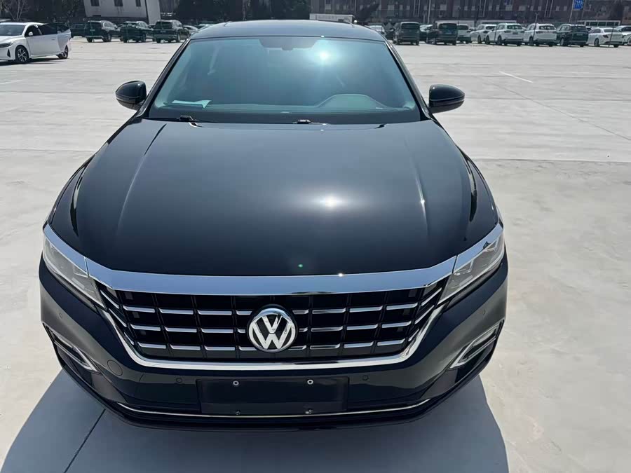 Volkswagen Passat 2020 car image #3