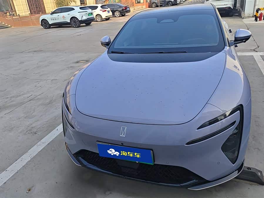 Avatr 06 2025 car image #3