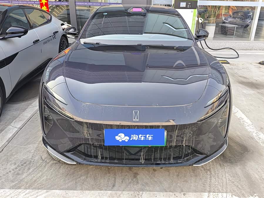 Avatr 06 2025 car image #3