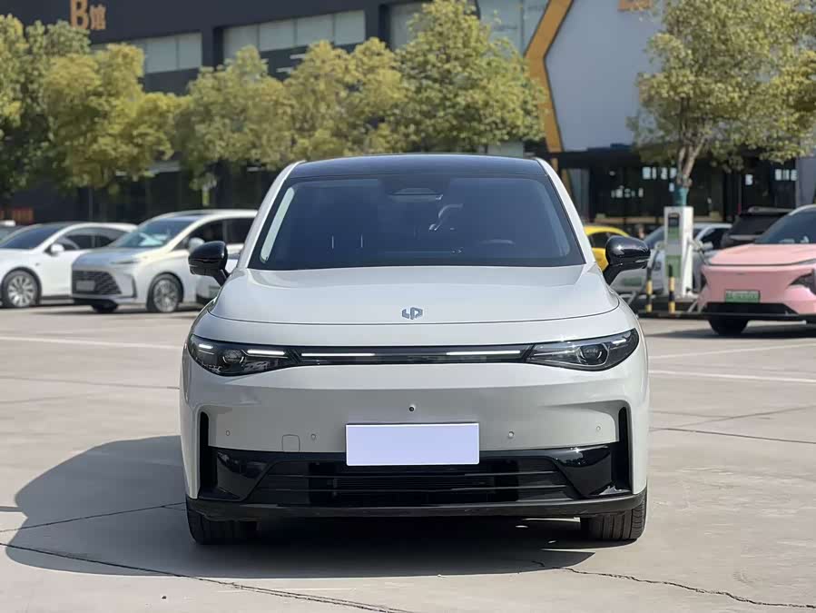 零跑汽车 零跑C10 2024 汽车图片 #3