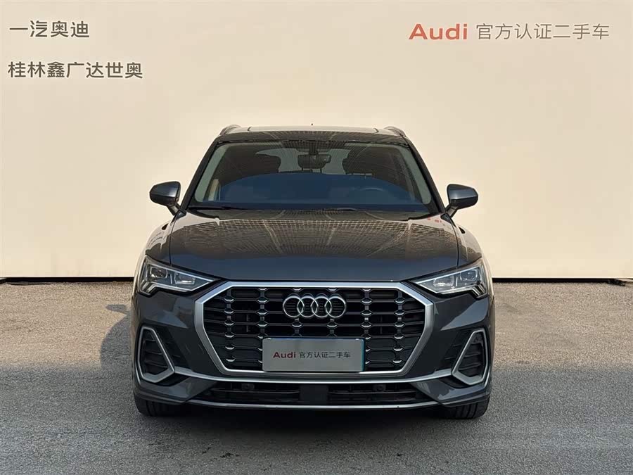 Audi Q3 2023 car image #3
