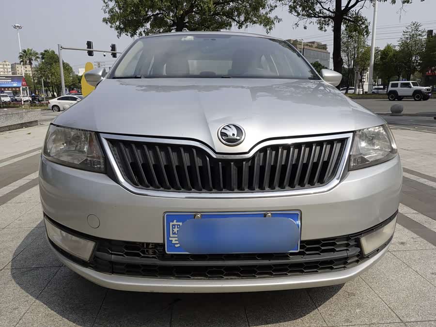 Skoda Rapid 2016 immagine di auto #3