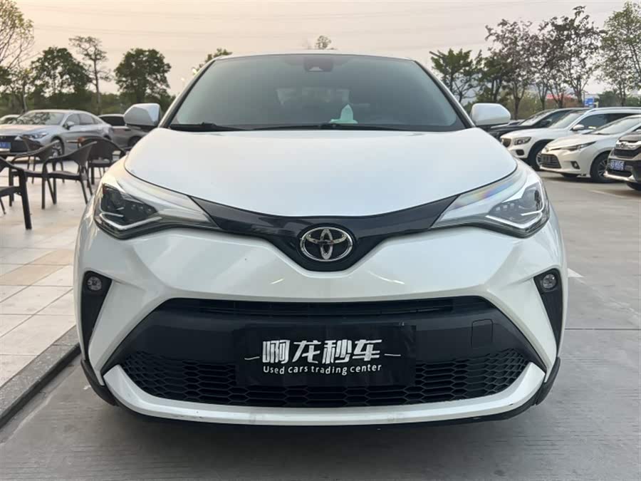 Toyota C-HR 2022 car image #3