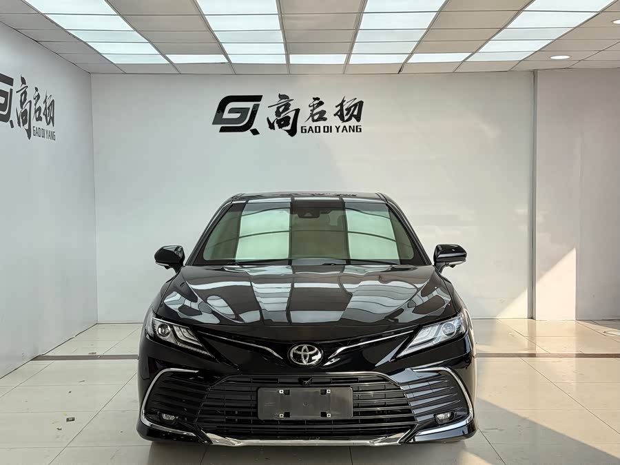 Toyota Camry 2023 car image #3
