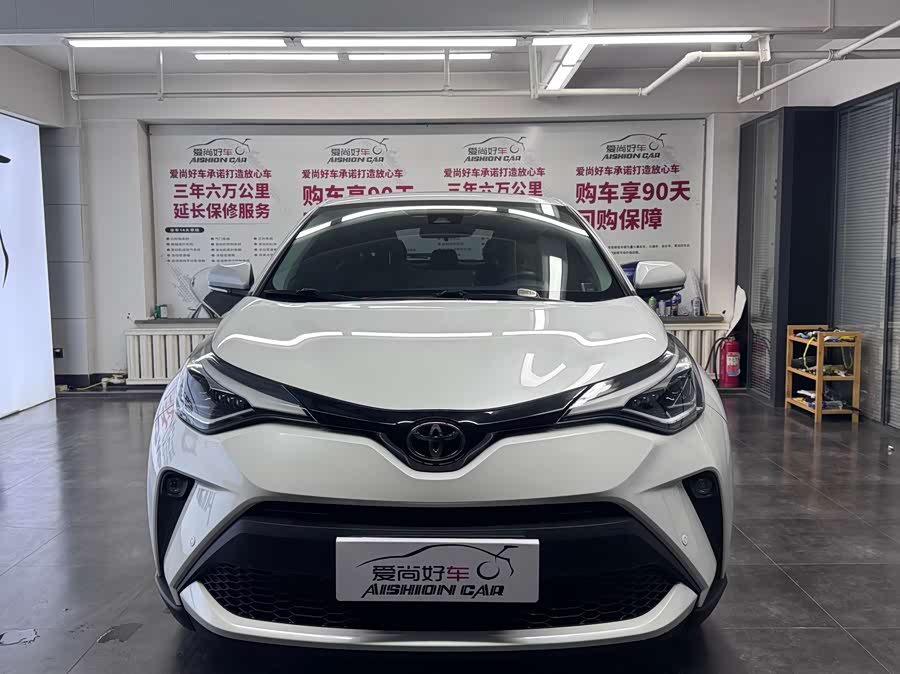 Toyota C-HR 2021 car image #3