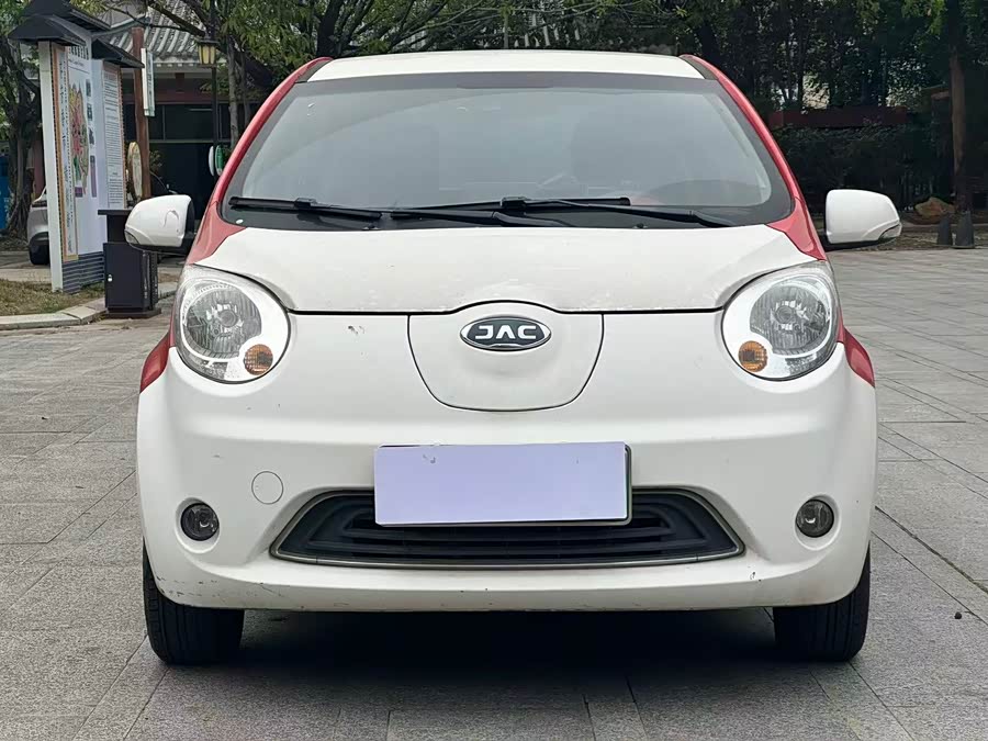 JAC 2018 car image #3