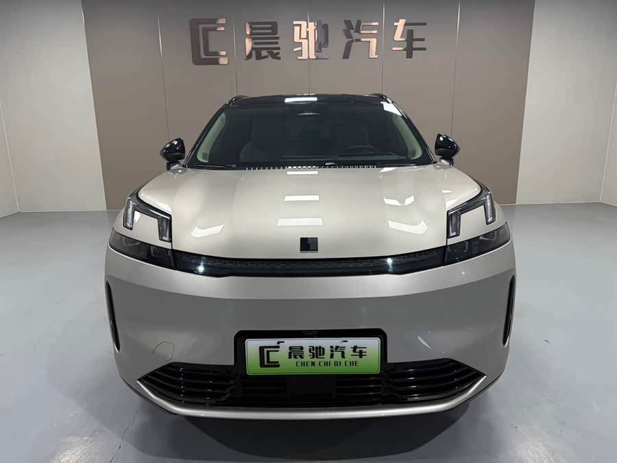 Lynk & Co 08 EM-P 2023 car image #3