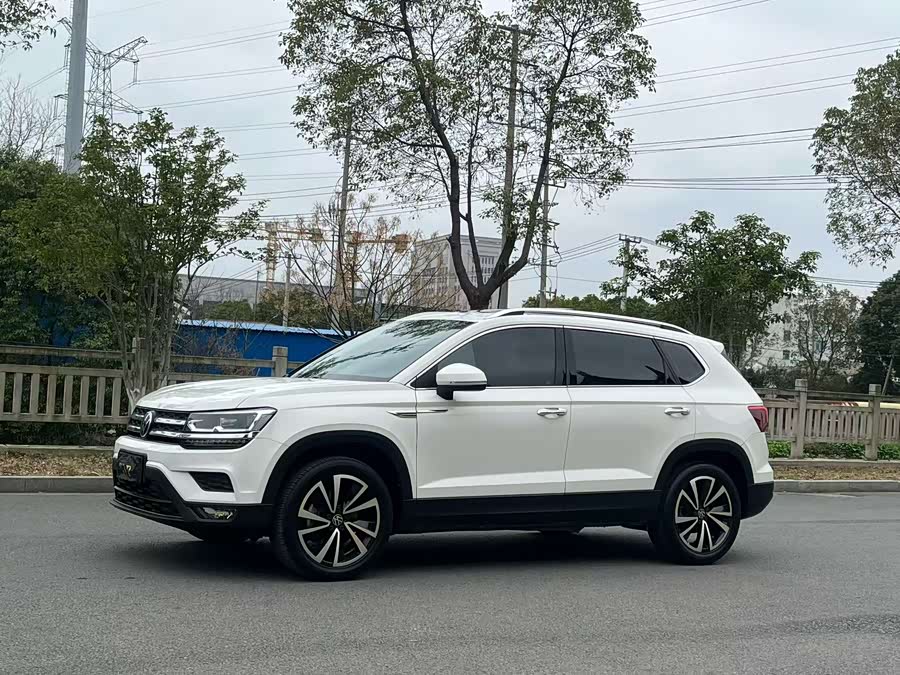 Volkswagen Tiguan L 2018 #3 Volkswagen Tiguan L 2018 car image #3